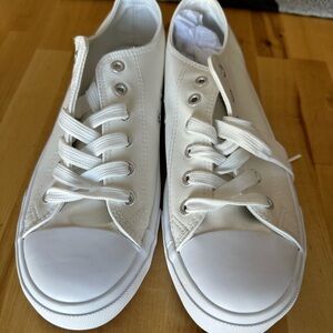 Worms white tennis shoe